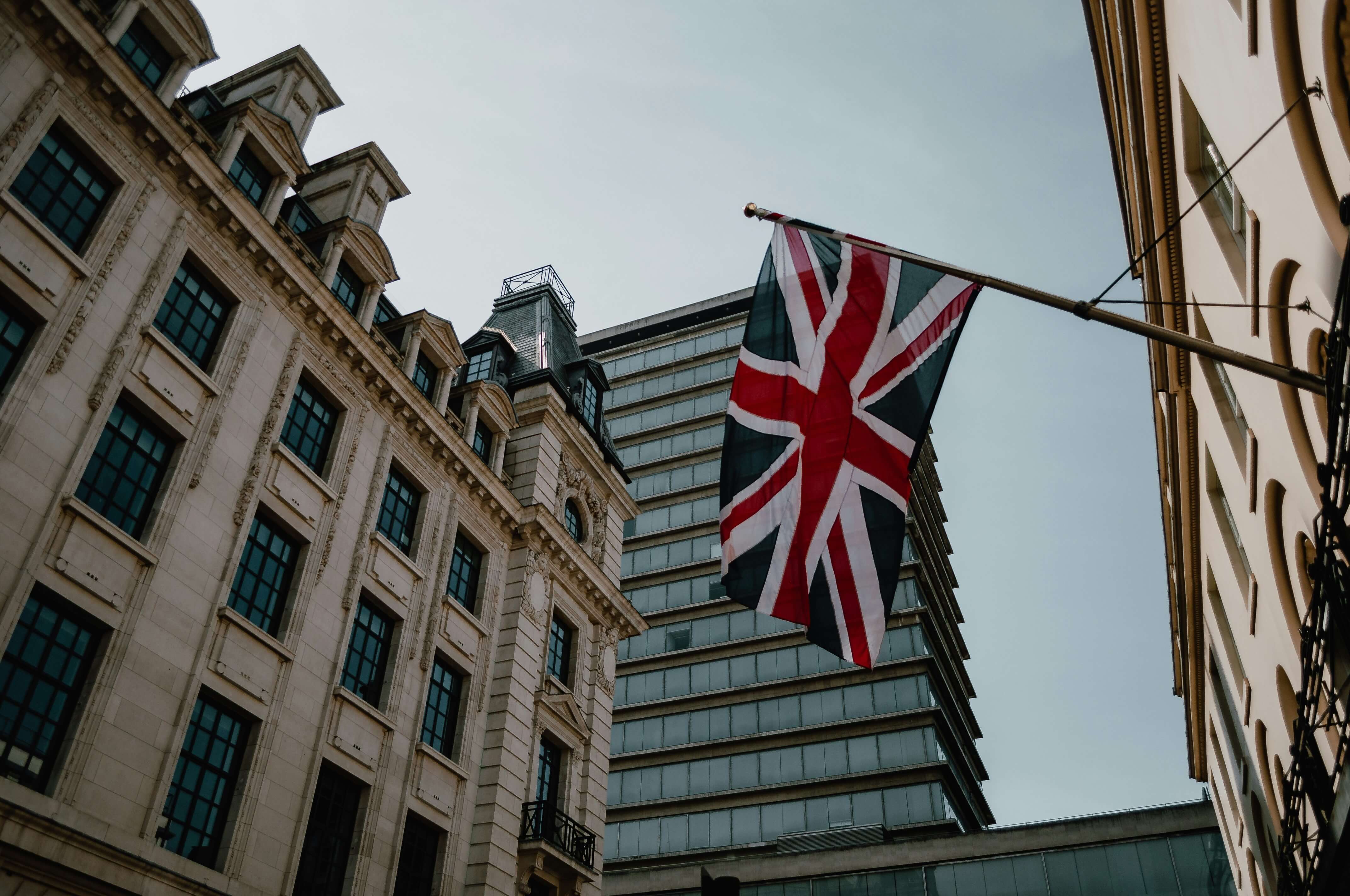 A picture of the flag of the United Kingdom. loading=lazy